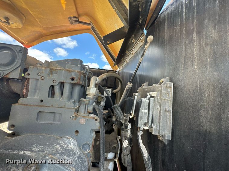 image for item DU9334 2006 JLG 400S boom lift