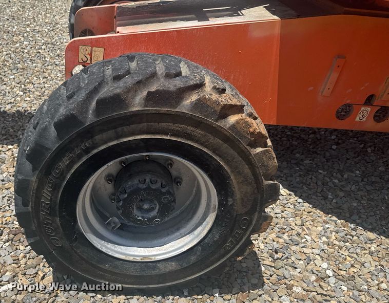 image for item DU9334 2006 JLG 400S boom lift