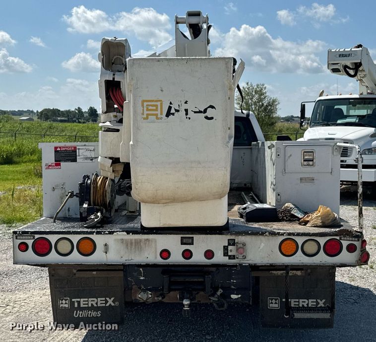 image for item DU9335 2019 Ford F550 bucket truck