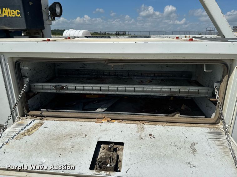 image for item DU9335 2019 Ford F550 bucket truck