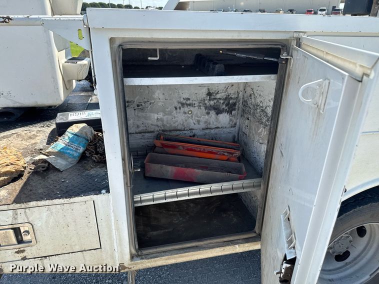 image for item DU9335 2019 Ford F550 bucket truck