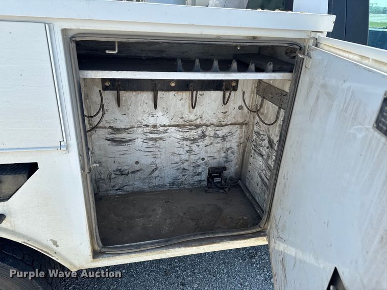 image for item DU9335 2019 Ford F550 bucket truck