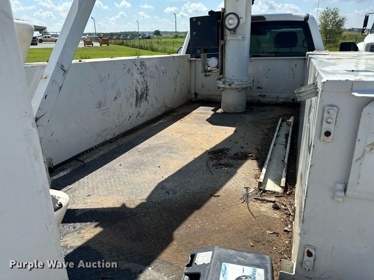 image for item DU9335 2019 Ford F550 bucket truck