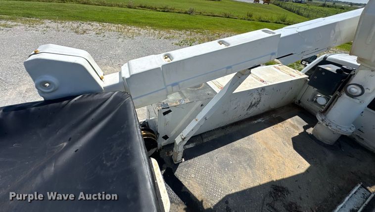 image for item DU9335 2019 Ford F550 bucket truck