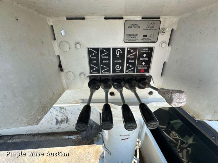 image for item DU9335 2019 Ford F550 bucket truck