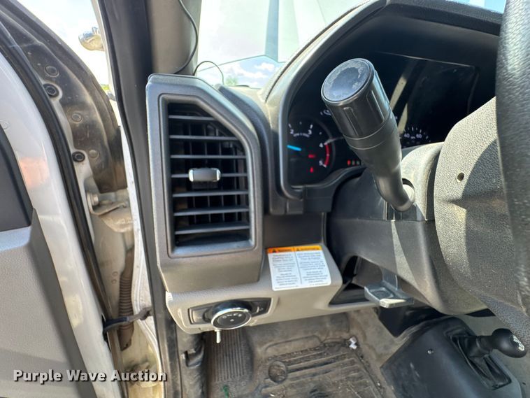 image for item DU9335 2019 Ford F550 bucket truck