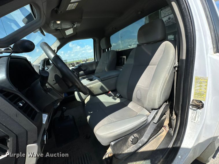 image for item DU9335 2019 Ford F550 bucket truck