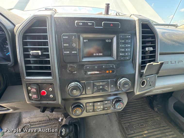 image for item DU9335 2019 Ford F550 bucket truck