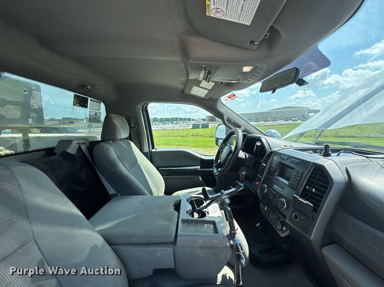 image for item DU9335 2019 Ford F550 bucket truck