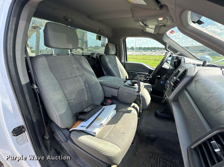 image for item DU9335 2019 Ford F550 bucket truck