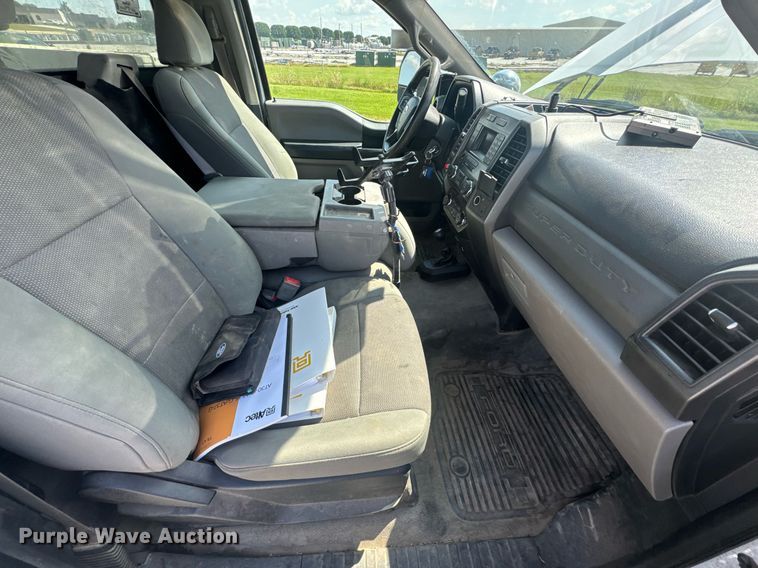 image for item DU9335 2019 Ford F550 bucket truck