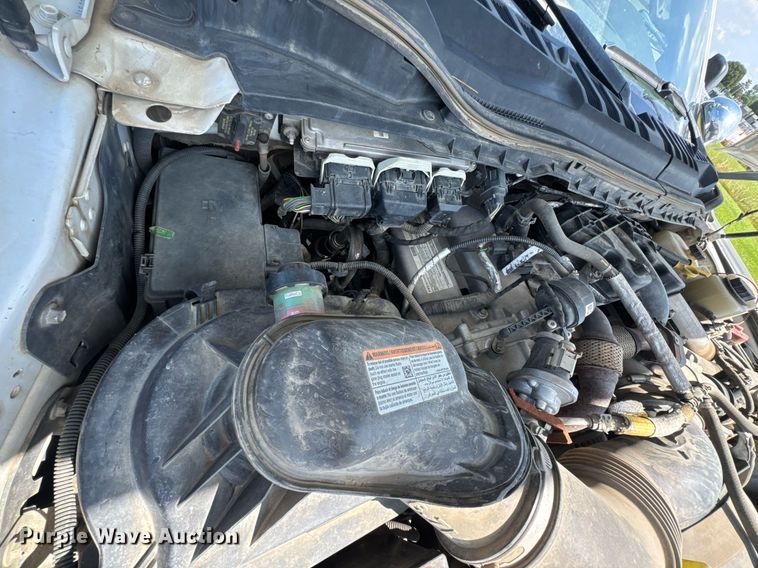 image for item DU9335 2019 Ford F550 bucket truck