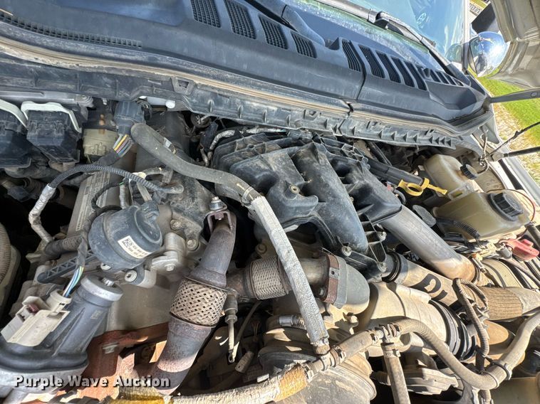 image for item DU9335 2019 Ford F550 bucket truck