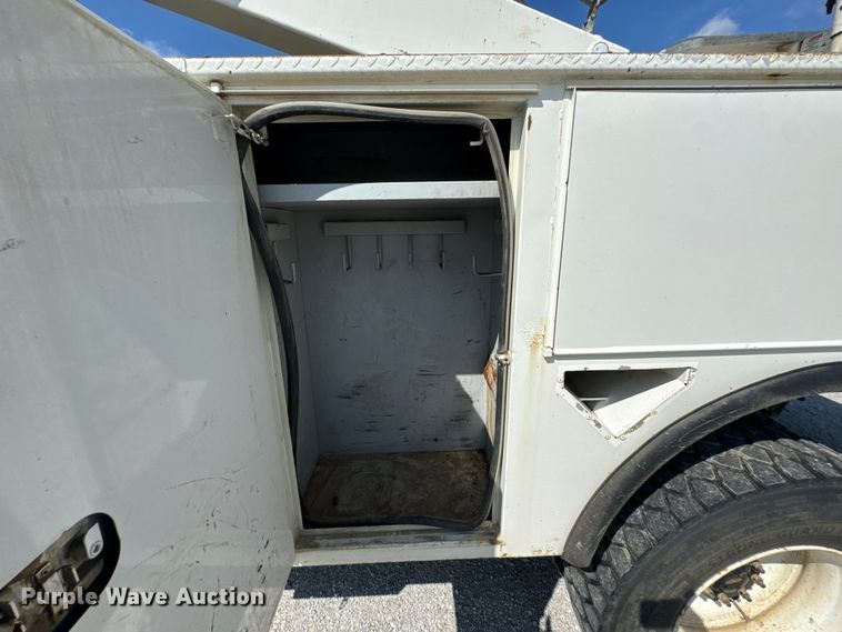 image for item DU9336 2014 Freightliner Business Class M2 bucket truck