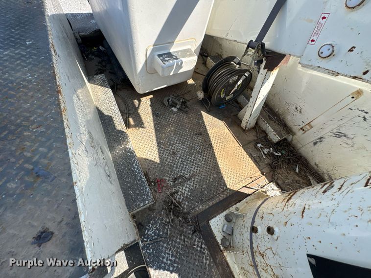 image for item DU9336 2014 Freightliner Business Class M2 bucket truck