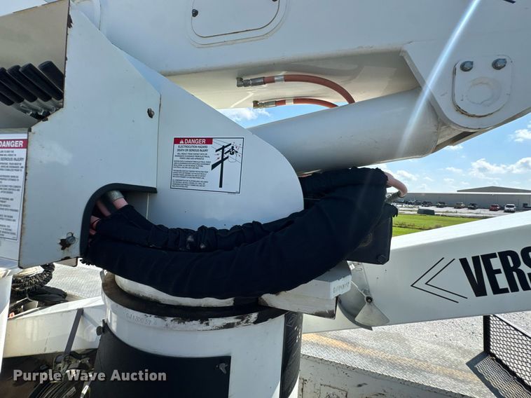 image for item DU9336 2014 Freightliner Business Class M2 bucket truck