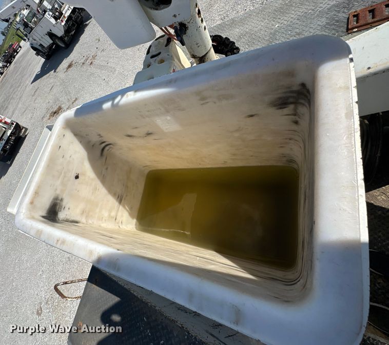 image for item DU9336 2014 Freightliner Business Class M2 bucket truck