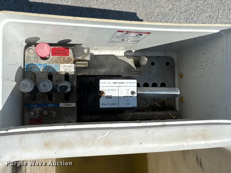 image for item DU9336 2014 Freightliner Business Class M2 bucket truck