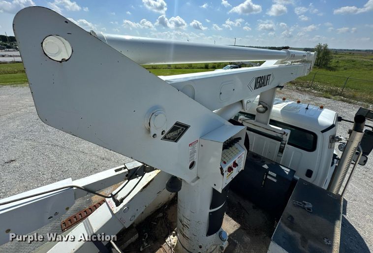 image for item DU9336 2014 Freightliner Business Class M2 bucket truck