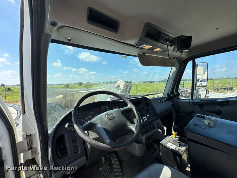 image for item DU9336 2014 Freightliner Business Class M2 bucket truck