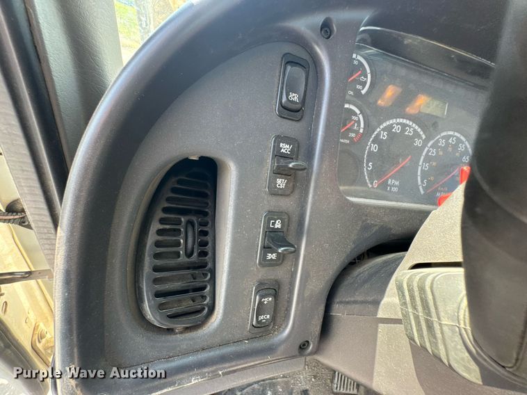 image for item DU9336 2014 Freightliner Business Class M2 bucket truck