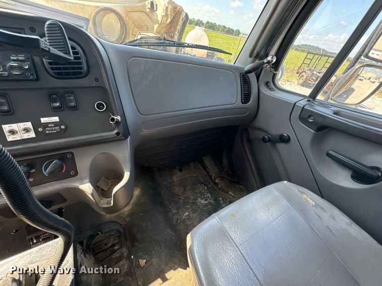 image for item DU9336 2014 Freightliner Business Class M2 bucket truck