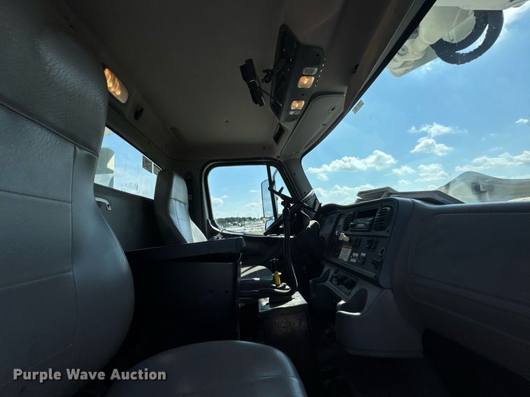 image for item DU9336 2014 Freightliner Business Class M2 bucket truck