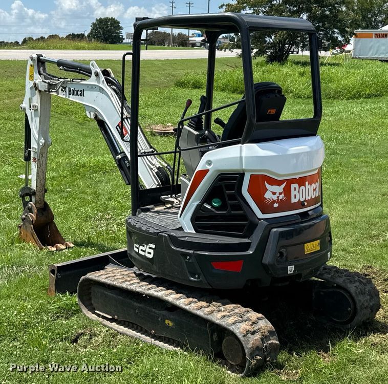 image for item DU9338 2022 Bobcat E26 mini excavator