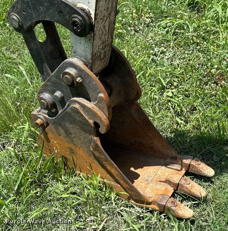 image for item DU9338 2022 Bobcat E26 mini excavator