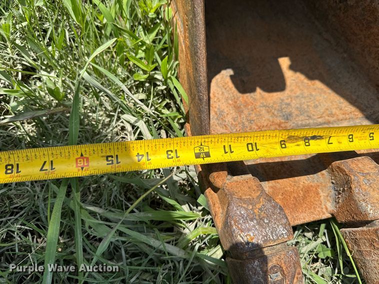 image for item DU9338 2022 Bobcat E26 mini excavator