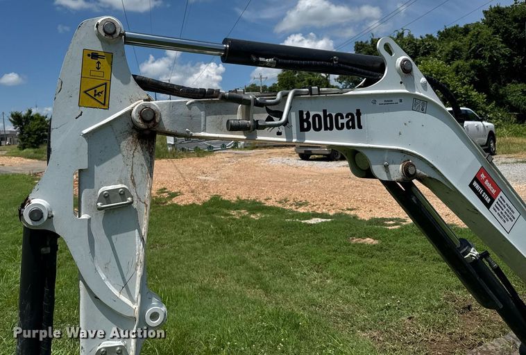 image for item DU9338 2022 Bobcat E26 mini excavator