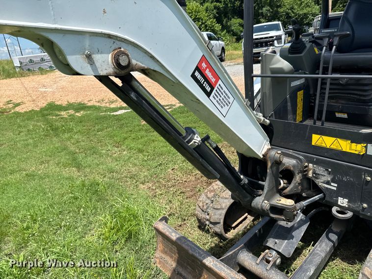 image for item DU9338 2022 Bobcat E26 mini excavator