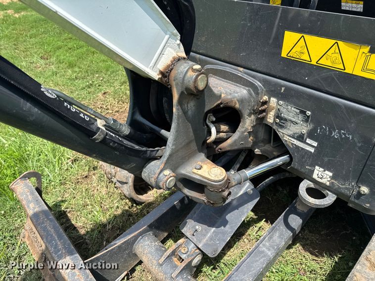 image for item DU9338 2022 Bobcat E26 mini excavator