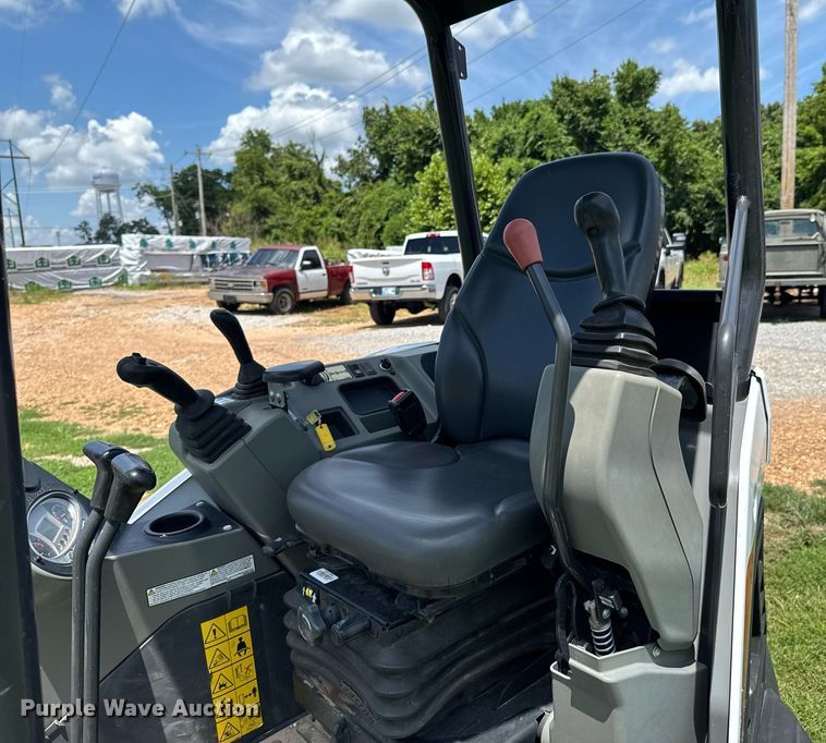 image for item DU9338 2022 Bobcat E26 mini excavator