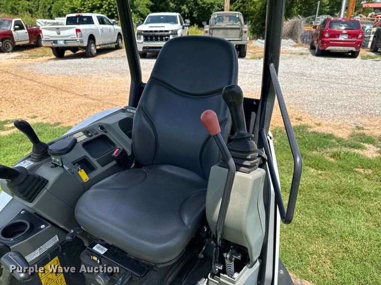 image for item DU9338 2022 Bobcat E26 mini excavator