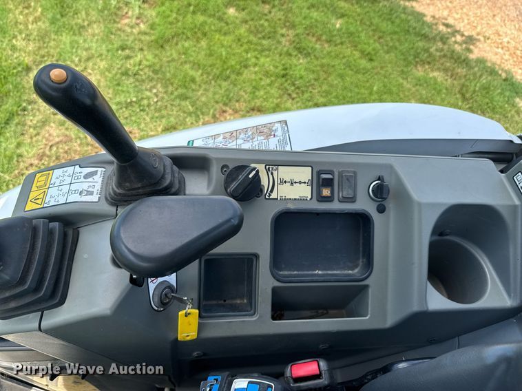 image for item DU9338 2022 Bobcat E26 mini excavator