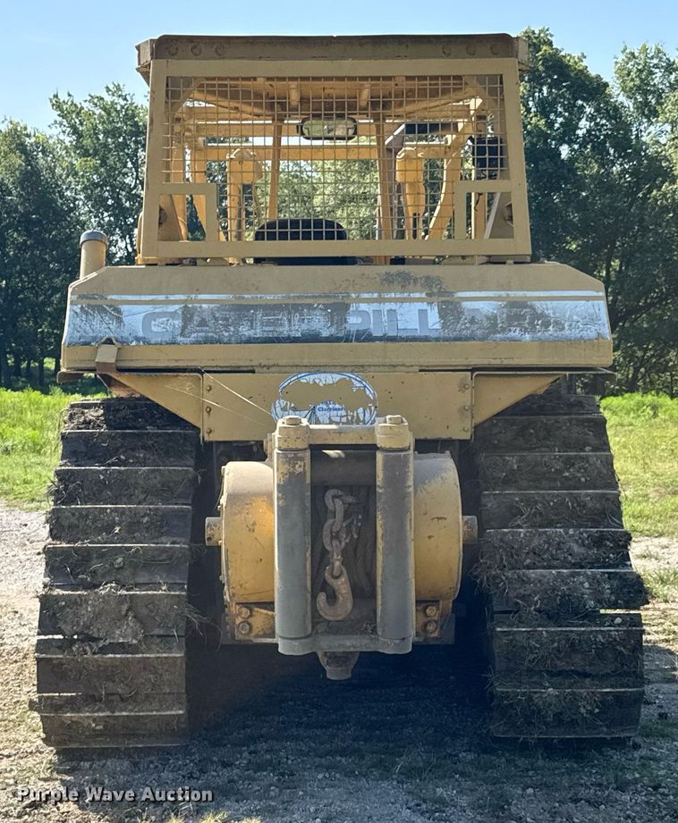 image for item DU9342 1986 Caterpillar D6H Series II dozer