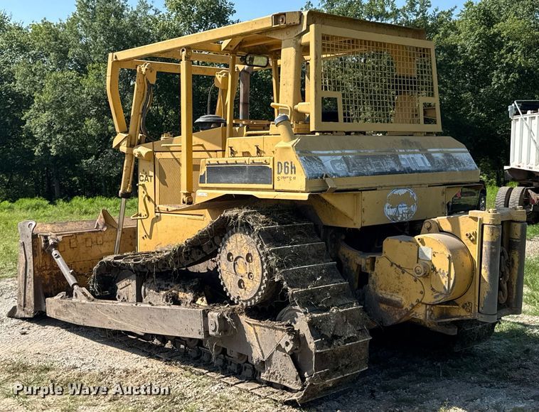 image for item DU9342 1986 Caterpillar D6H Series II dozer