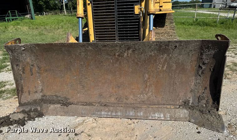 image for item DU9342 1986 Caterpillar D6H Series II dozer
