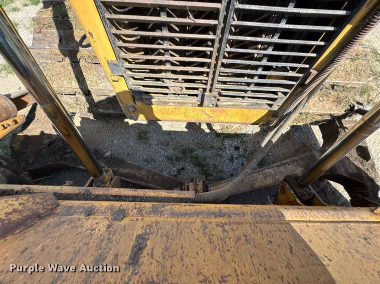 image for item DU9342 1986 Caterpillar D6H Series II dozer