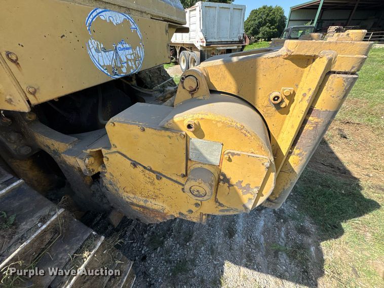 image for item DU9342 1986 Caterpillar D6H Series II dozer
