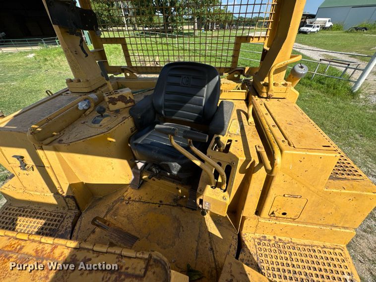 image for item DU9342 1986 Caterpillar D6H Series II dozer