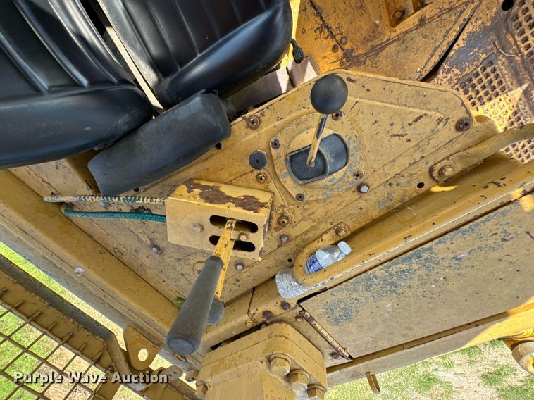 image for item DU9342 1986 Caterpillar D6H Series II dozer