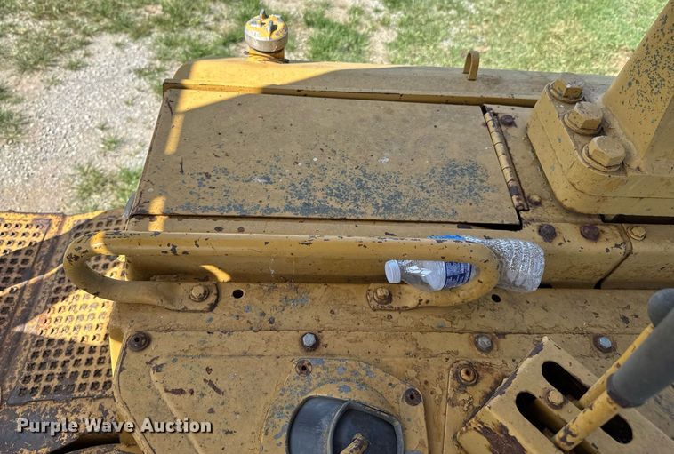 image for item DU9342 1986 Caterpillar D6H Series II dozer