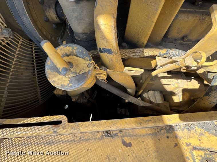 image for item DU9342 1986 Caterpillar D6H Series II dozer