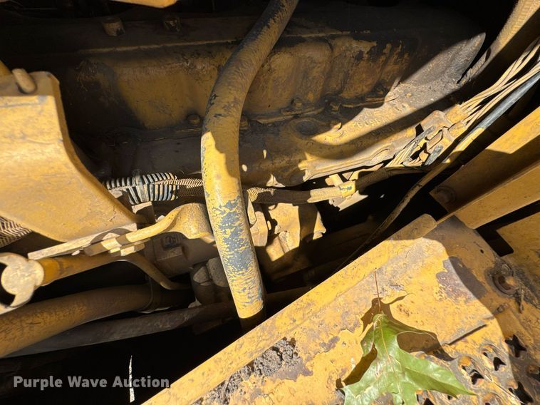 image for item DU9342 1986 Caterpillar D6H Series II dozer