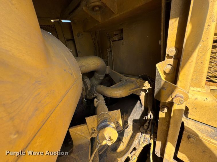 image for item DU9342 1986 Caterpillar D6H Series II dozer