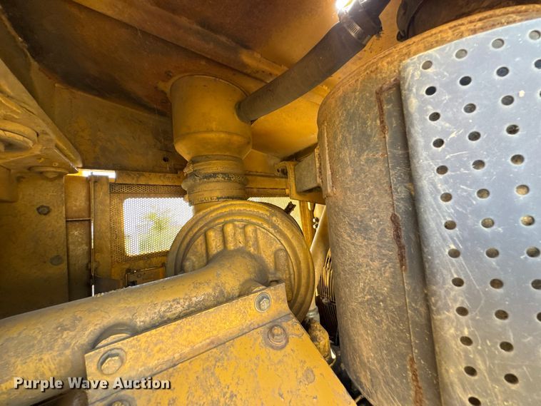 image for item DU9342 1986 Caterpillar D6H Series II dozer