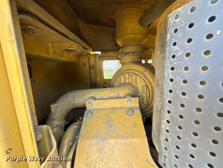 image for item DU9342 1986 Caterpillar D6H Series II dozer
