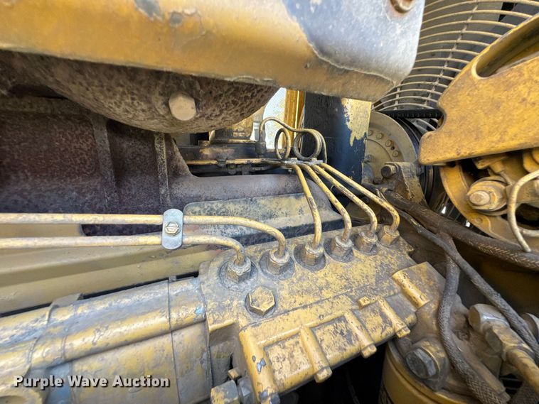 image for item DU9342 1986 Caterpillar D6H Series II dozer